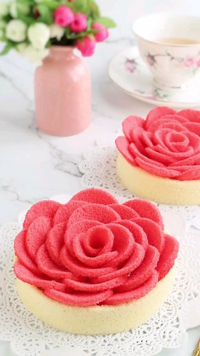 Susanne Ng on Instagram: "Rose tart made from castella cake! Highlights of the assembly ❤️ Recipe: Castella sheet cake petals 3 egg yolks 33g warm oil (60C) 40g tea 54g cake flour Pinch of salt 3 egg whites ¼ tsp cream of tartar 70g castor sugar Tea jam filling 240g tea 70g sugar 5g lemon juice 2g pectin Hope you like it!🥰 #recipe #caketart #reelsinsta #reels #reelsvideo #cake #teacake #tastemademedoit #castellacake #tart #pastrychef #buzzfeedtasty #vscofood #foodphotography #delistagrammer #fo