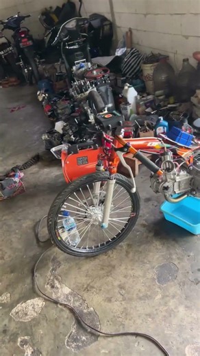 Running engine motorcycle 200cc