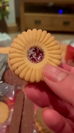 McVitie’s Family Circle biscuits box