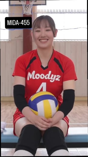 drama japan on Instagram: "Pemanasan dulu sebelum main voli 🍓MIDA-455"