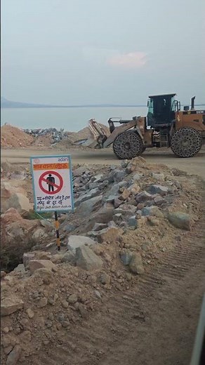 Rock quarry front end loader 22 April 2025