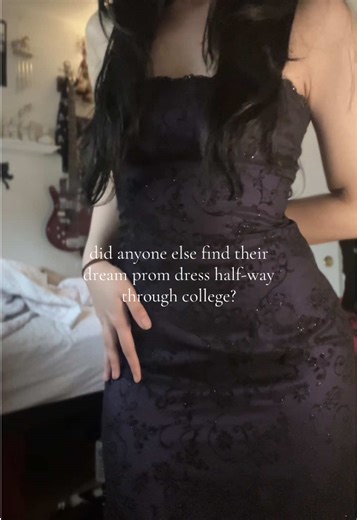 perfect fit too… someone invite me to a fancy event NOW!🕰️🐇💟 and also don’t look at my laundry! #vintage #promdress #prom