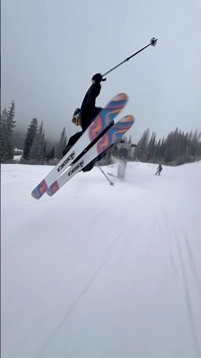 Resort flow 🌊 #skiing