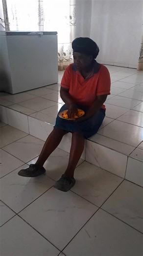 After dancing we eat, guys come and let's enjoy papaya | Mai Karu DramaMommy