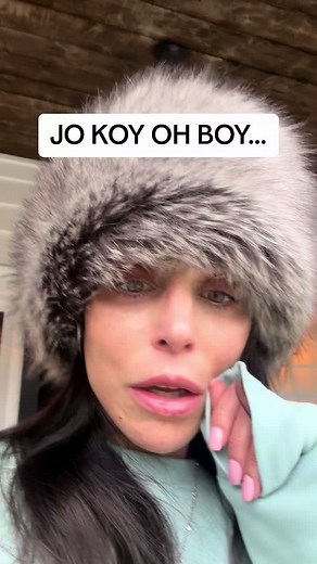 Just because comedians make hosting look easy doesn’t mean it is… Props to @Jo Koy for showing up and finishing the race #jokoy #goldenglobes #awardsshow #comedian #comic #rant