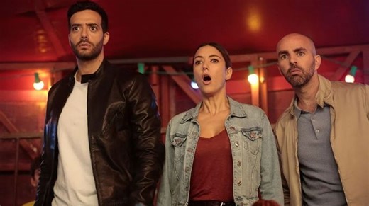 Que feriez-vous s’il vous restait '30 jours max' à vivre ? La comédie déjantée de Tarek Boudali - RTBF Actus