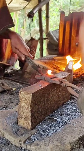 Traditional Blacksmithing That Farmers Depend On #villagelife #crafts