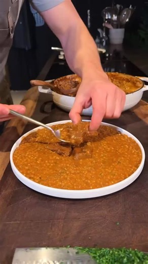Greek Food Recipes on Instagram: "Creamy trachanoto with veal, feta and red wine Κρεμώδες Τραχανώτο με Μοσχαράκι, Φέτα & Κόκκινο Κρασί The materials you will need 800 g veal scallops 30 gr. + 15 gr. olive oil 180 g onion (chopped) 120 g leek (chopped) 2 cloves garlic (chopped) 40 g tomato paste 250 g sweet trahana 240 g red wine 400 g tomato juice 2-3 bay leaves 1 liter of vegetable broth 150-200 g feta cheese Zest of 1/2 lemon 30 g parsley Implementation Cut the beef scallop into medium pieces.