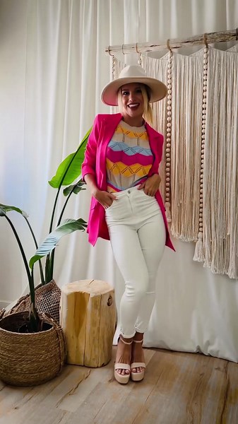 8.6K views · 351 reactions | Buenas noches chicas ya estamos a días de que entre otra nueva colección super exclusiva para ustedes les deseo un buen descanso  | Damian Acosta | Facebook