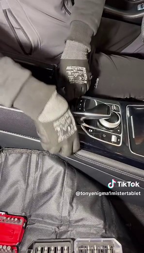 Mercedes-Benz CLC Maintenance: Step-by-Step Repair Guide