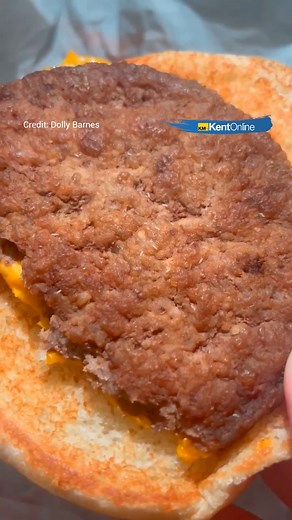 107K views · 203 reactions | This is so grim 濫 A woman has found maggots crawling on her McDonald's burger Full story: https://www.kentonline.co.uk/gravesend/news/woman-finds-maggots-crawling-on-mcdonald-s-burger-291943/ | KentOnline News | Facebook