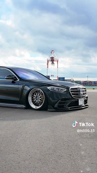 仙台港のメルセデス・ベンツ S500L の魅力