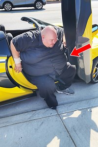 85K views · 1.2K reactions | *BIG* man rides in *tiny* supercar #cars #supercars #mclaren | Kali Muscle | Facebook