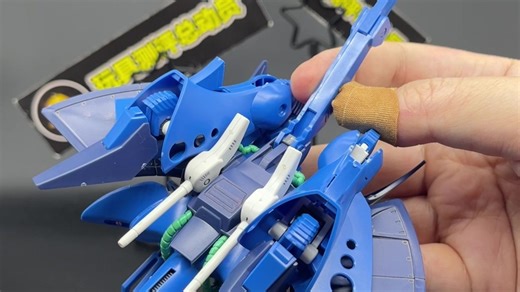 HGUC 汉布拉比虽然是十年前的产品但居然可以实现完美变形，简直良心