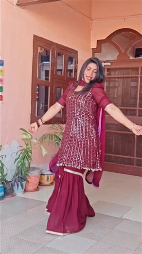 Chunnari chunnari dance 🥀💝🥀 #viral 💚 #shortsfeed 💜 #trending 💛 #dance ❤️ #bollywood #lovesong❤️❣️❤️