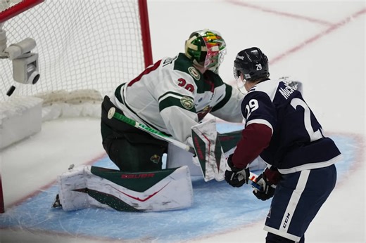 MacKinnon scores in shootout to lift Avalanche over Wild 3-2