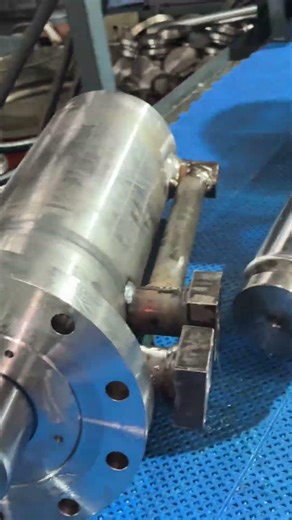 Oil test for hydraulic cylinder