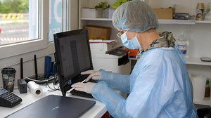 Cine are acces la datele persoanelor care au făcut teste rapide de COVID-19. Documente în premieră