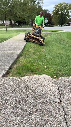 Chase Explains The Trimstar: A Lawn TikTok Review