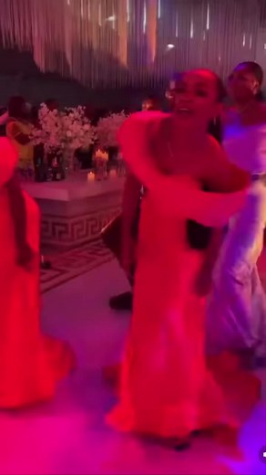 Gurlssssssssss#anythingwedding #thepresidentswedding #aseobistyle