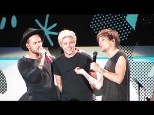 One Direction - Happy Birthday Niall - Live at Gillette Stadium