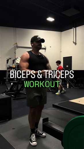 Biceps & Triceps 💪🏽🔥 workout ✅ Routine👇🏼 • Alternating Dumbbell Curls 4x12 • Dumbbell Skull Crushers 4x12-15 • Barbell Curls 4x12 • Overhead Dumbbell Press 4x12-15 • EZ Bar Preacher Curls 4x12 • Cross Body Hammer Curls 4x12 #fitness #gym #lift #weightlifting #health