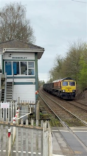66623 Ellesmere Port - Guide Bridge Yard @ Mobberley 4/4/26 #freightliner