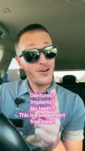 Choosing Between Dentures and Dental Implants