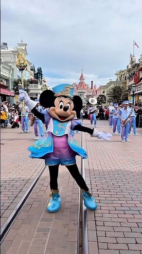 Minnie Leads the Magical Disney Music Festival at Disneyland Paris 2025