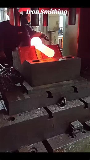 iron smithing machine press video #fyp #molding #blacksmith #asmr #machinepress