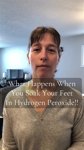 Soaking your feet with hydrogen peroxide provides many benefits. Comment “feet” 👇 or send me a DM. #footcare #healthtips #detox #natural #fyp