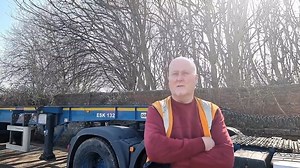 You Could Be Checking Container Numbers To See What's Inside. Paranoid Transport Manager. Today I am back in Leeds and I came across a few people, some were very nice, and one was Paranoid. The person from the transport company has a really twisted and warped view of the world and the people in it, especially those with a camera for some unknown reason. Anyway, please enjoy the video My Equipment RØDE Microphones WAVE - Rode Wireless GO II Black : https://amzn.to/3F5Lq2K Samsung Galaxy S21 Ultra