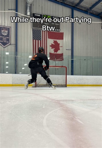 Should of just went to the party… #hockeytiktoks #hockeyboys #hockeyrelatable #icehockey #hockey