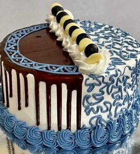 58K views · 461 reactions | Chocolate Drip Blue Artistic Cake Decoration  Home Tutorial ❤️ Just for cake lovers #caketutorial #cakedecorating | HAFSI | Facebook