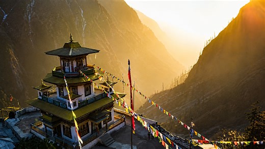 Discovering peaceful mountain views and culture in India