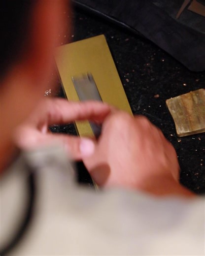 An Have you experienced a Shanghainese pedicure? An ancient technique taught and refined through generations performed with precision and masterful craftsmanship. | Mandarin Oriental, Hong Kong 香港文華東方酒店