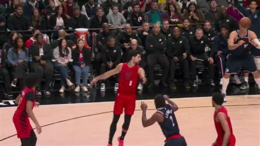 Brook Lopez cashes a corner 3 for the Clippers