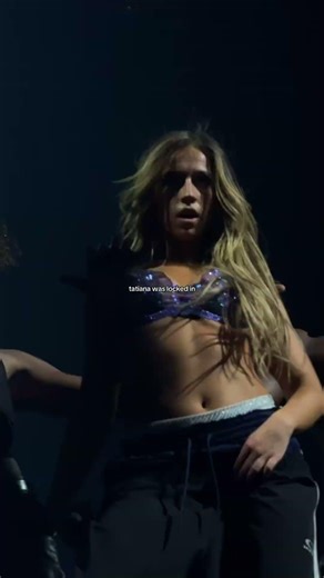 tate or tatiana ? ☕️ #tatemcrae #liveperformance #misspossessivetour #viral #fyp #shorts