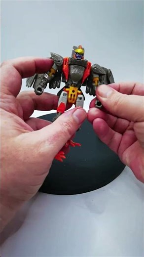 Airazor (Kingdom) - Beast Mode to Robot Transformation