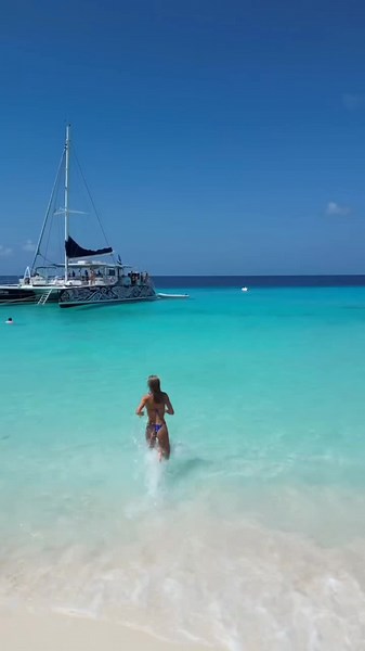🌊🐚 Set Sail on a Bahamian Adventure with Our Luxurious Catamarans!🐚🌊 Embark on a voyage like no other on the pristine beaches of the Bahamas aboard our stunning catamarans! 🌴🌞 Whether you're gliding over crystal-clear waters or anchoring in secluded bays, our catamarans offer the perfect blend of comfort and adventure. Dive into the sea, bask in the sun, and enjoy the ultimate relaxation or thrilling water sports. 🏄‍♂️🍹 🚤 **Experience Paradise from a New Perspective!** 🚤 Our catamarans