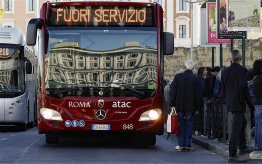Sciopero mezzi Atac a Roma il 10 ottobre, fermi bus e metro: orari e fasce di garanzia