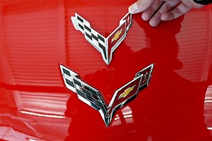 [PICS] Side By Side Comparison of the C7 and C8 Corvette's Crossed-Flags Emblems - Corvette: Sales, News & Lifestyle