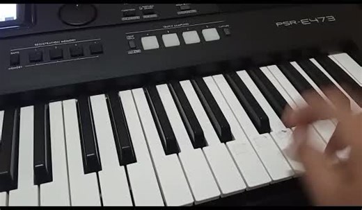 Cover de 'Conozco una negra' en teclado