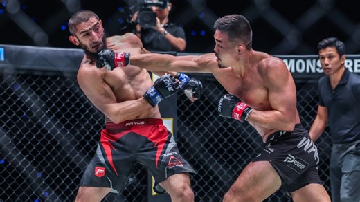 How MMA Fighters Develop Endurance For Five Round Fights