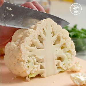 This Grilled Cauliflower Steak is super flavourful vegetable side dish😍 | Taste Life