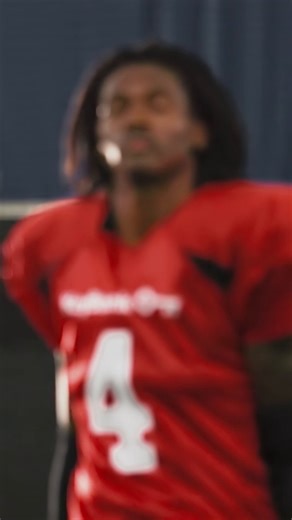 In football and in finances, knowledge is power. Always have an accurate view of your finances with the ‘Mobile Banking Post.’ For best results, try it with the KeyBank mobile app. Get started at key.com/mobilebanking. | KeyBank