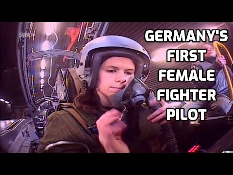 Erste Frau Kampfpilotin: Im Jet-Cockpit Der Bundeswehr Luftwaffe [1st German Female Fighter pilot]