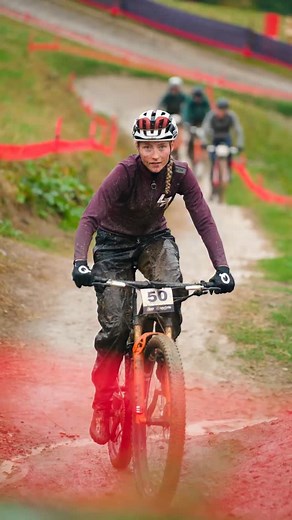 Les Gets welcomed us with a bit of rain, but we always keep smiling ☔️😊 🎥 @cabotmedia | Lapierre Racing Unity