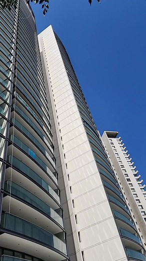 Modern Architecture: Stunning Tall Building Showcase