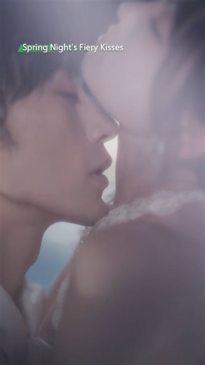 2M views · 36K reactions | A kiss that never stops, even while she’s in his arms.  激烈热吻的瞬间，就算是公主抱，也要吻不停！ #iqiyi #springnightsfierykisses #cdrama #verticaldrama #shortdrama #mustwatch #chensi #jiayixuan #爱奇艺 #春夜炙吻 #微剧 #短剧 #沉思 #贾翼瑄 | iQIYI Malaysia | Facebook